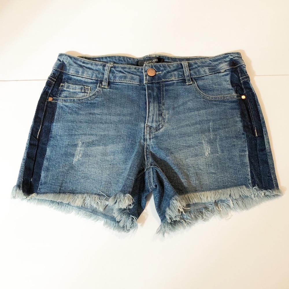 [Black Label] Frayed Hem Distressed Shorts